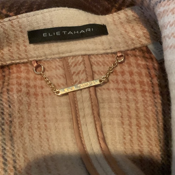 ELIE TAHARI- beautiful knee length belted coat, Unlined like a comfy blanket - Picture 8 of 8